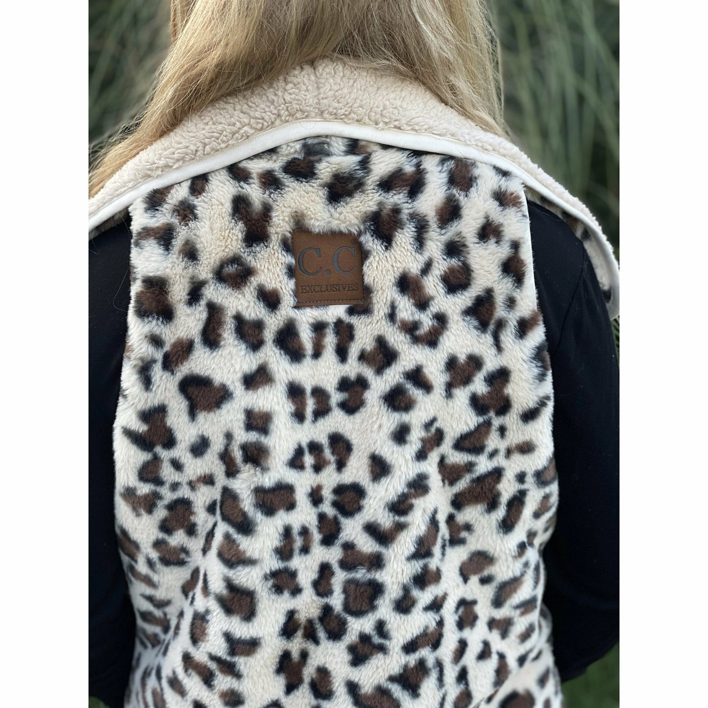 Reversible Leopard Print Sherpa C.C.