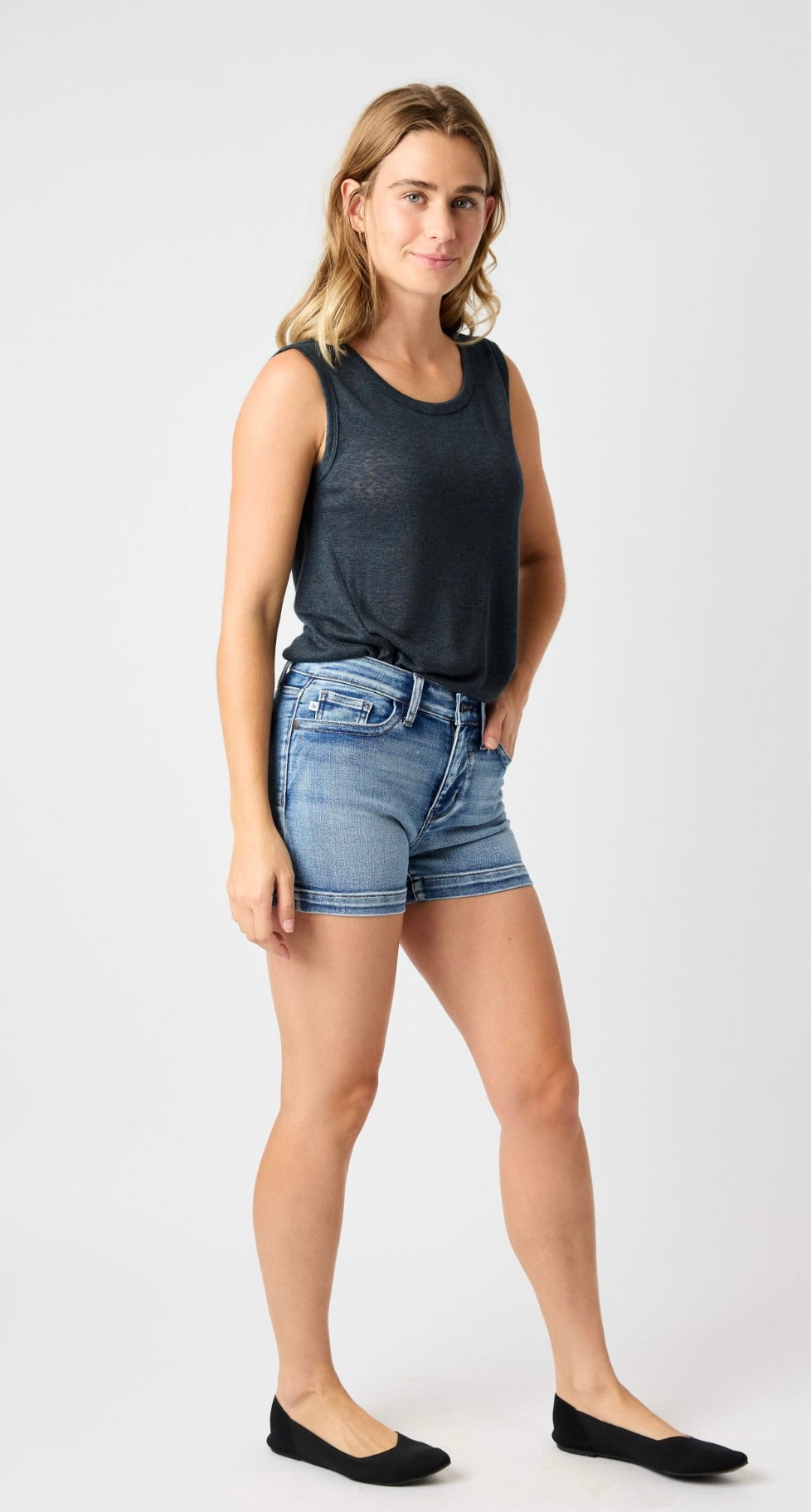 JUDY BLUE SPILT SIDE STRETCH JEAN SHORTS